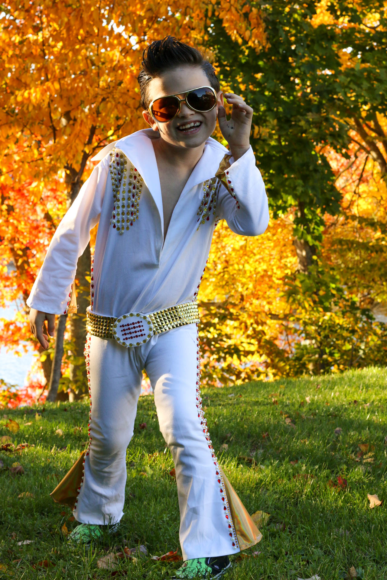 elvis-costume-diy-white-jumsuite-rhinestones-belt-buckle