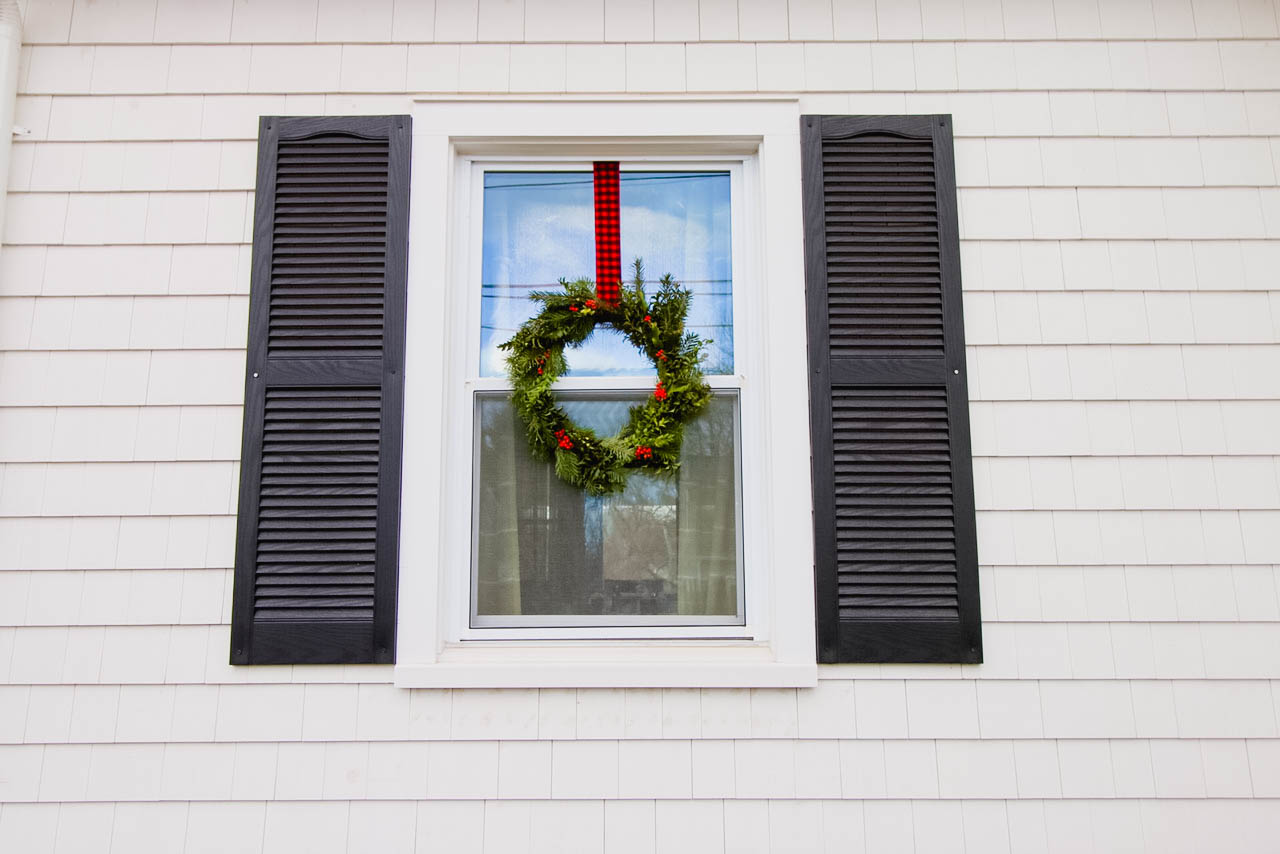 diy-natural-christmas-wreath-with-wire-hangers-or-a-hula-hoop-21