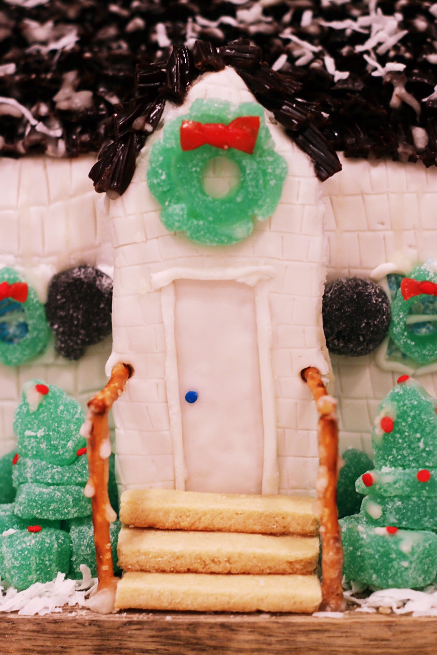 how-to-make-a-sugar-cookie-gingerbread-house