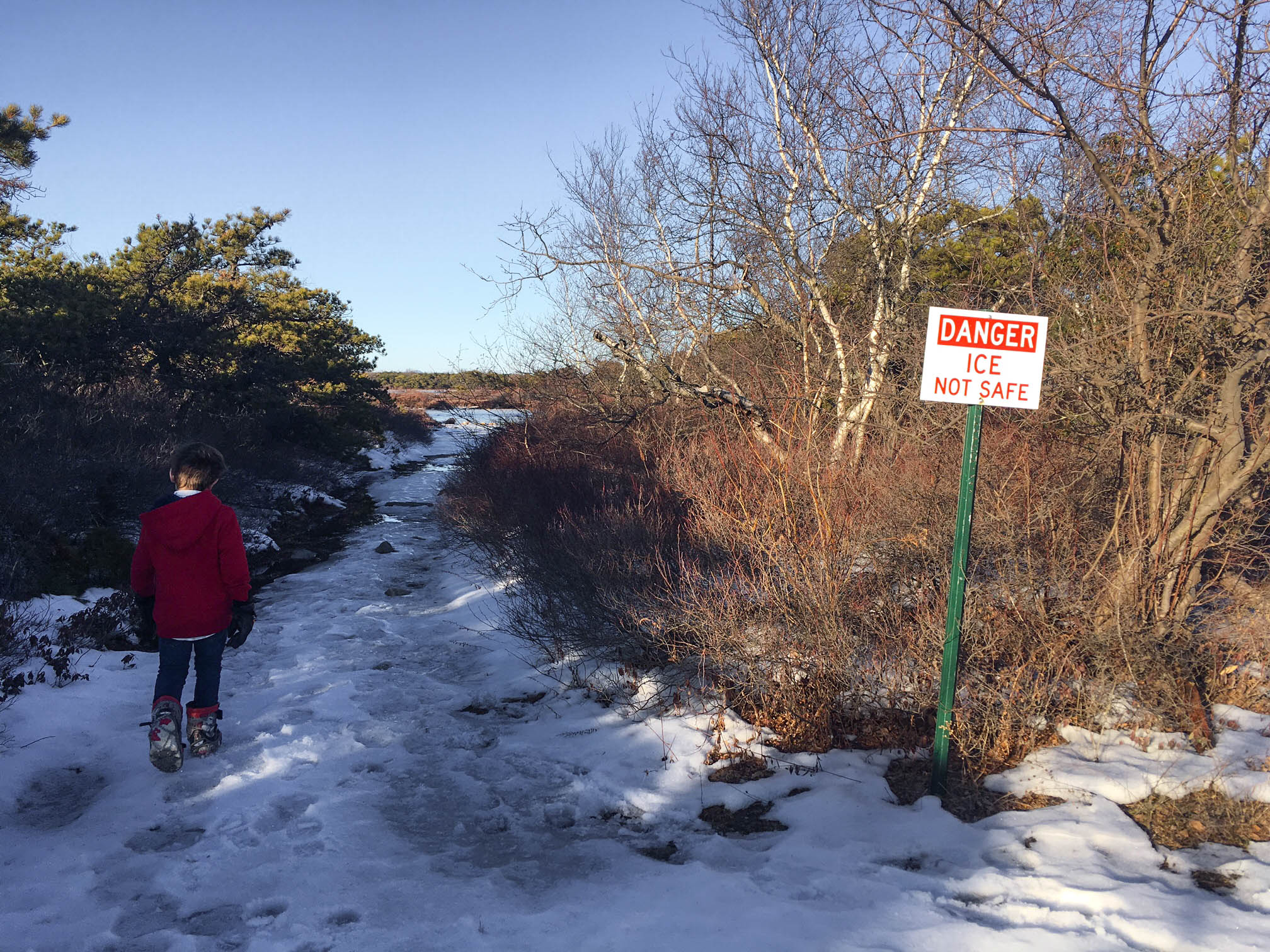 christmas-hiking-in-new-york-minnewaska-state-park-sams-point-11