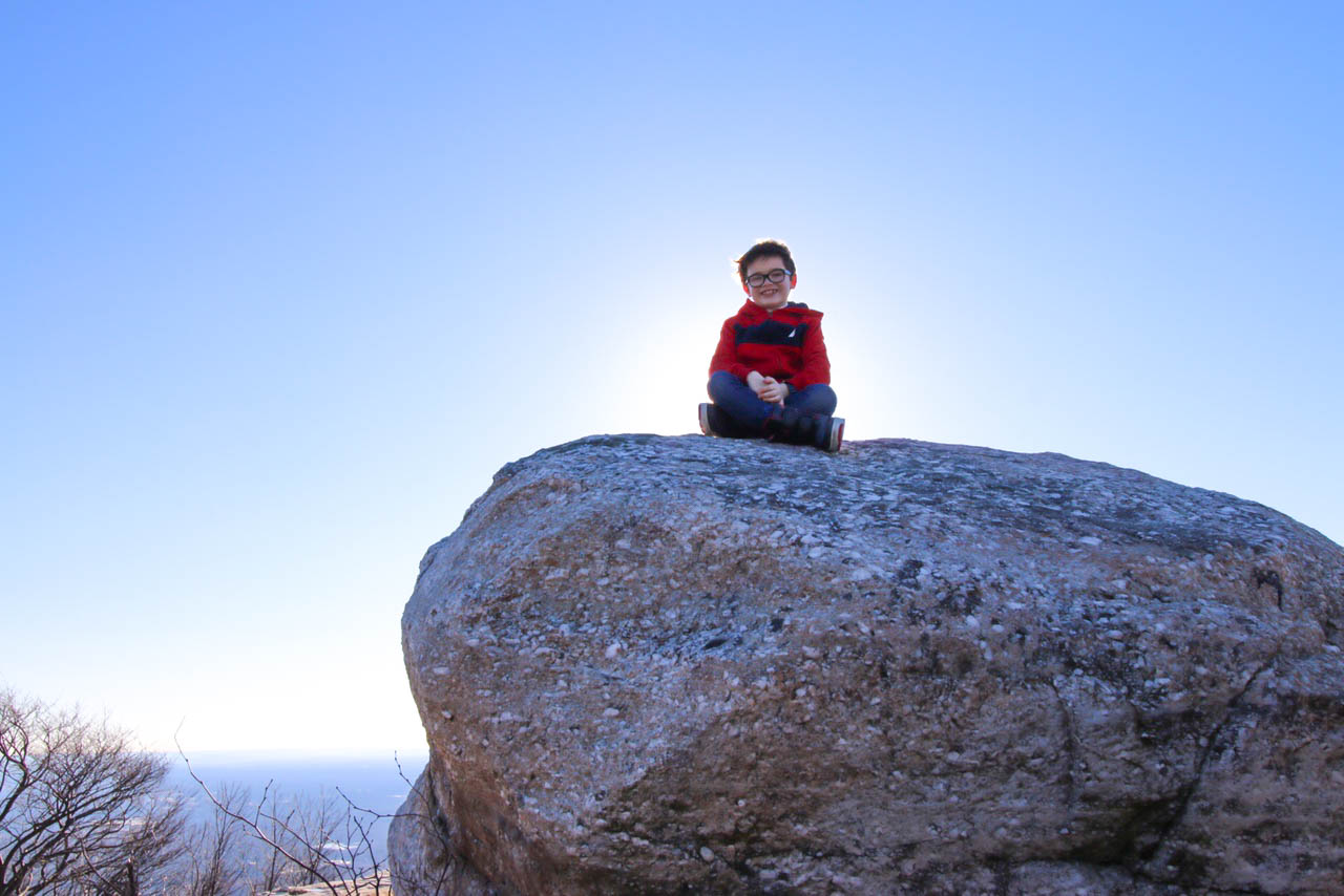 christmas-hiking-in-new-york-minnewaska-state-park-sams-point-8