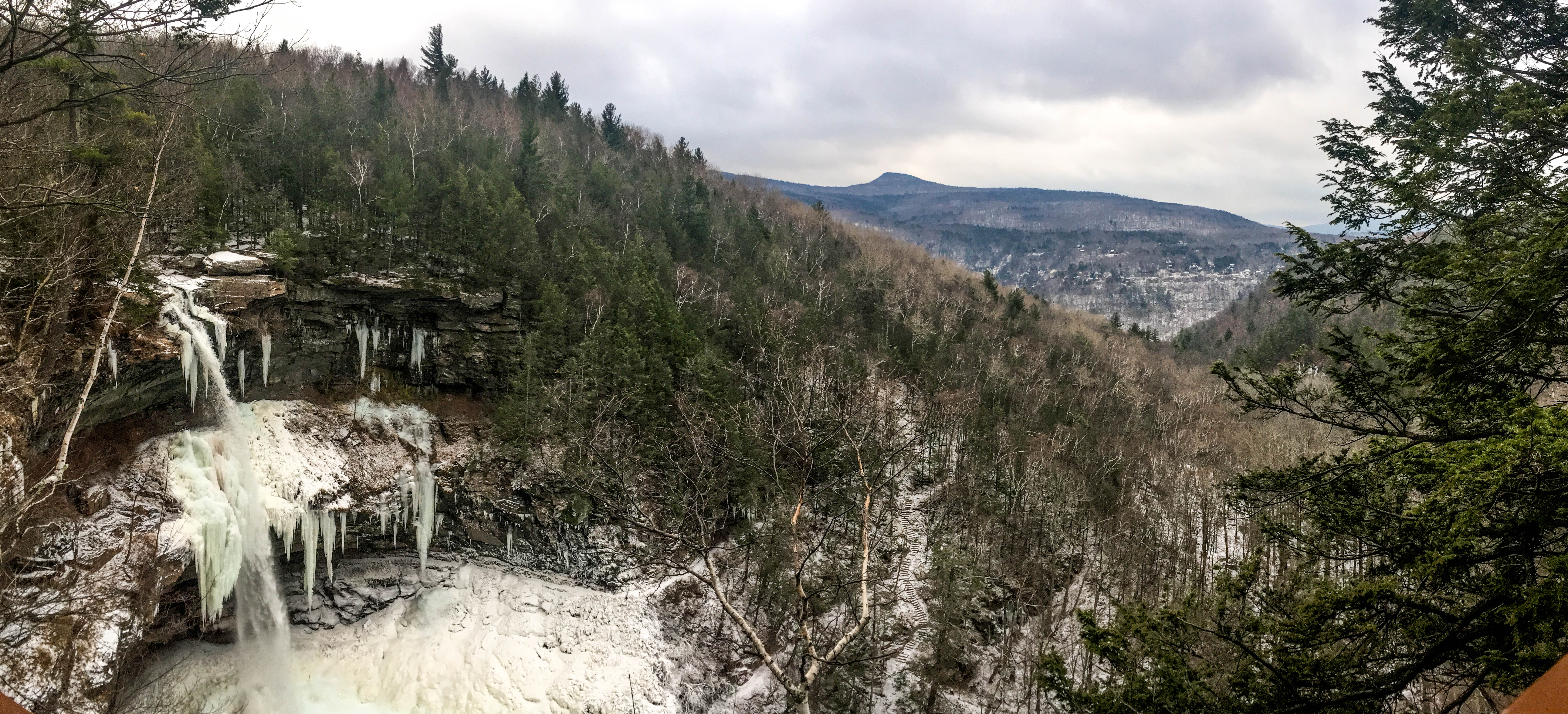 view-from-the-top-of-kaaterskill-falls-trail-in-new-york-2