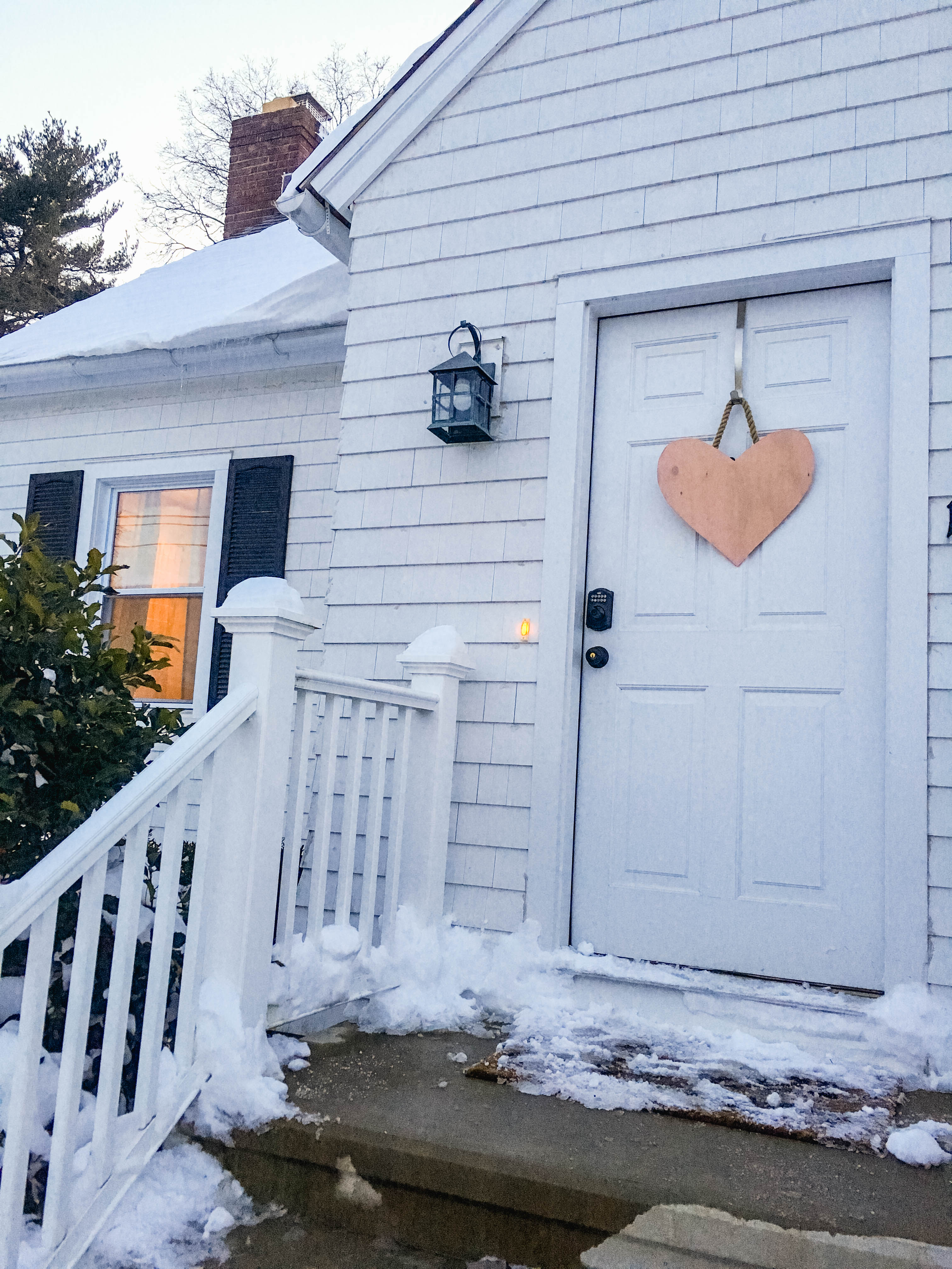 diy-valentines-day-front-door-decor-wreath-11