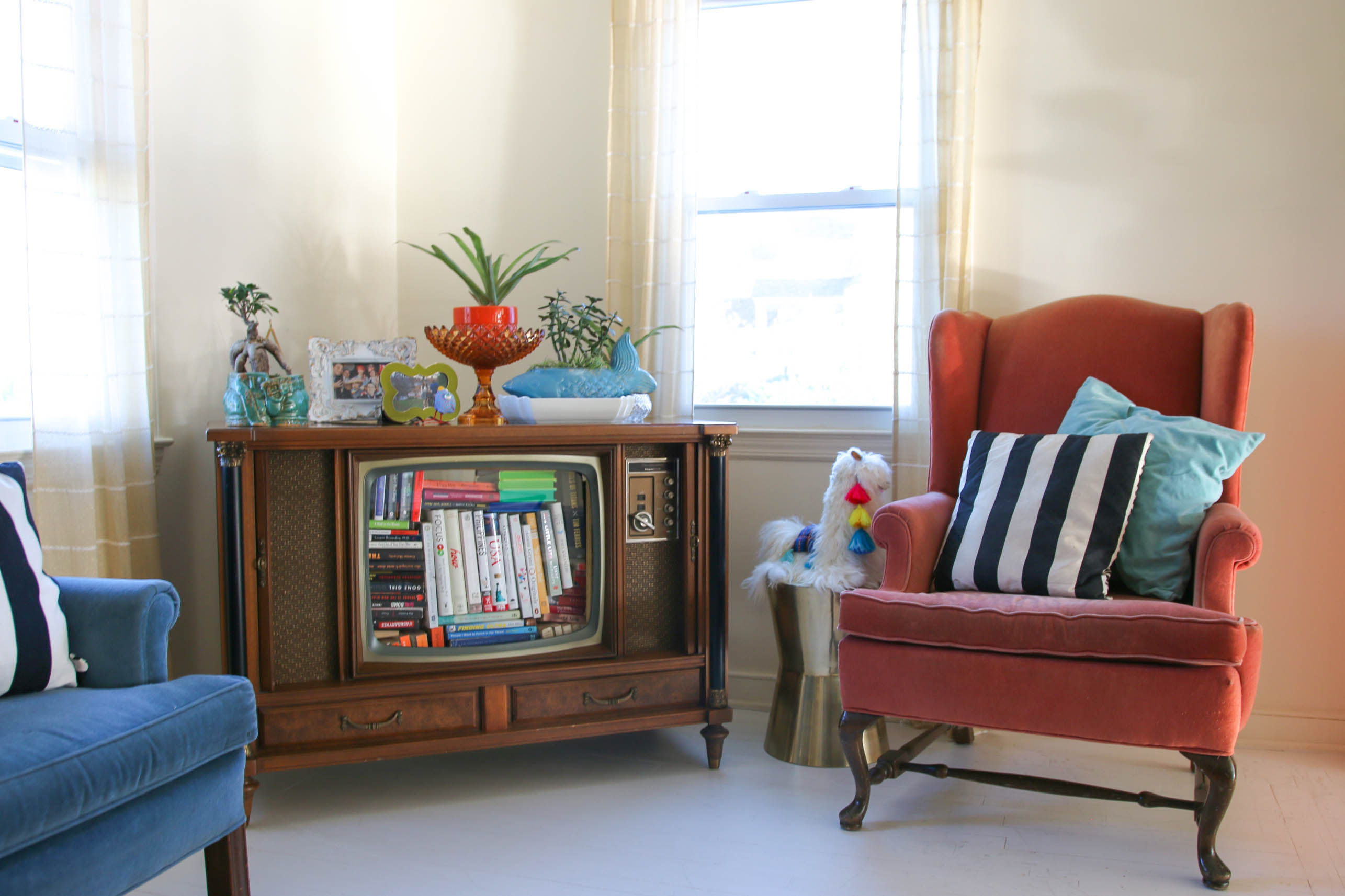 eclectic mid century modern living room-8